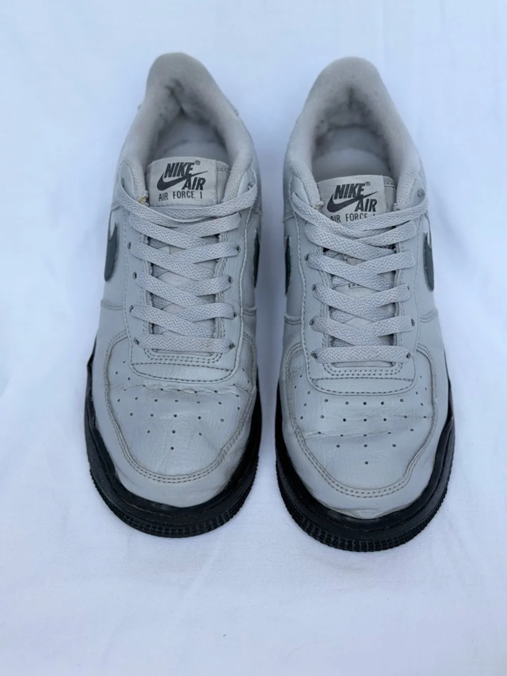 Nike Kids Air Force 1 Sneakers in Light Gray and Black